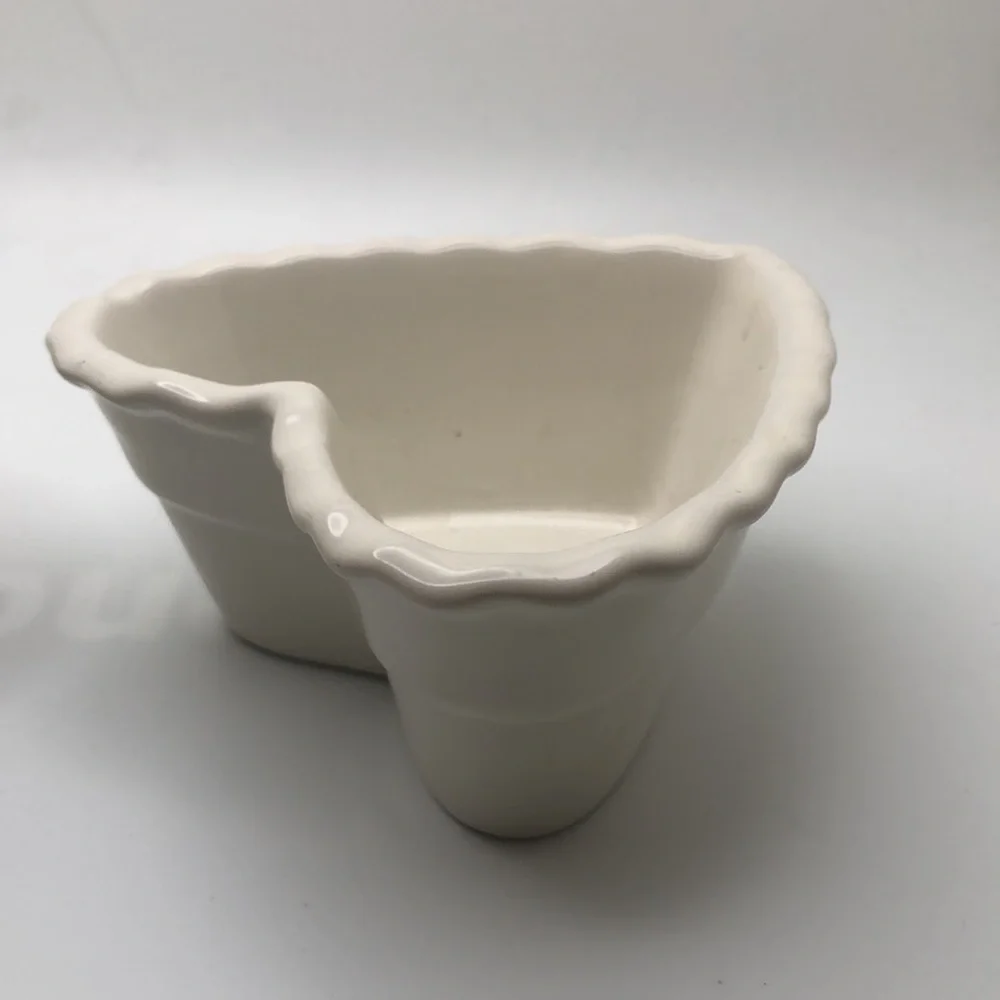 Crate & Barrel 2 White Ceramic Heart-Shaped Baking Dishes. VTG Romantic EC